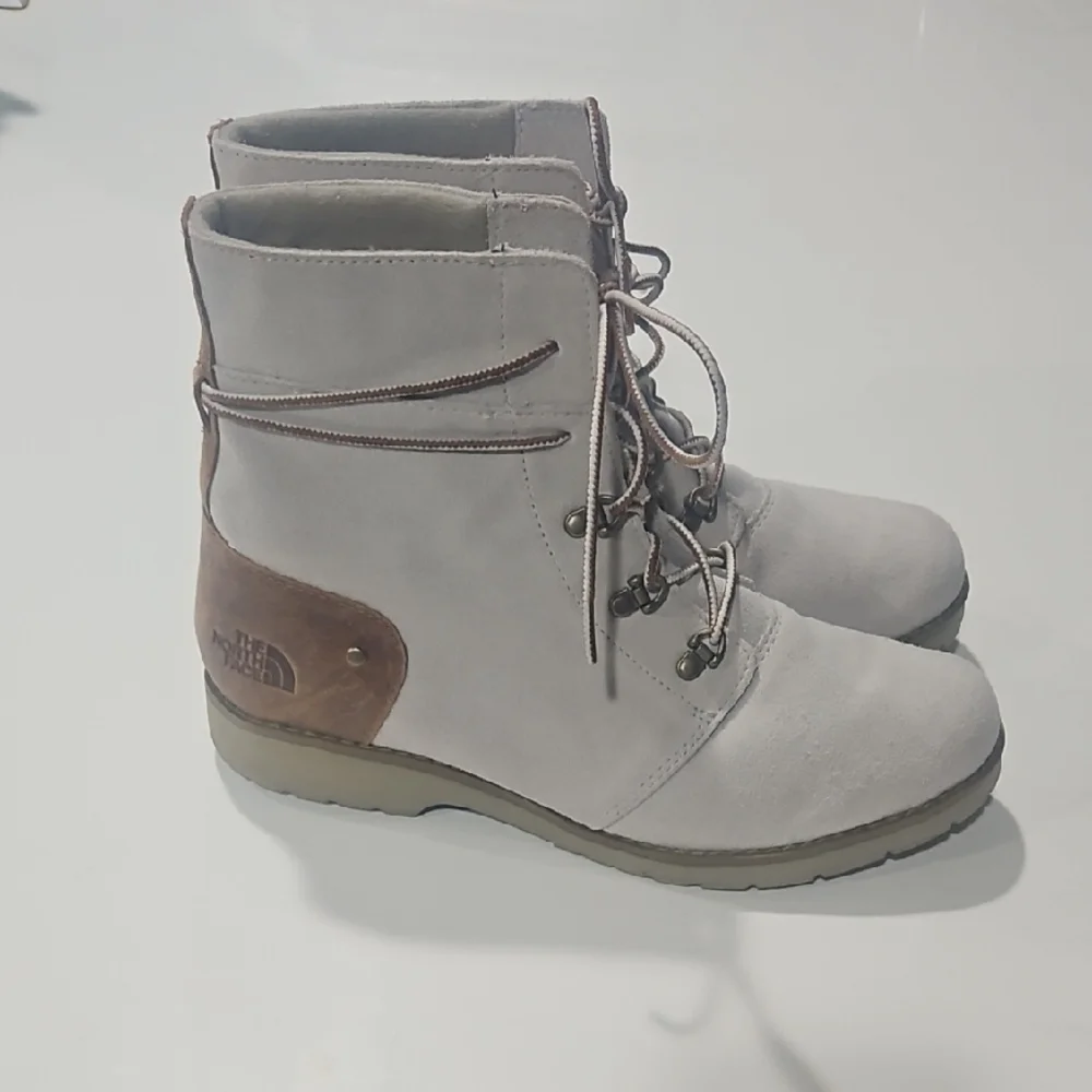 The North Face Ballard Lace II Like New Size 10.5. Leather Booties - Picture 1 of 7